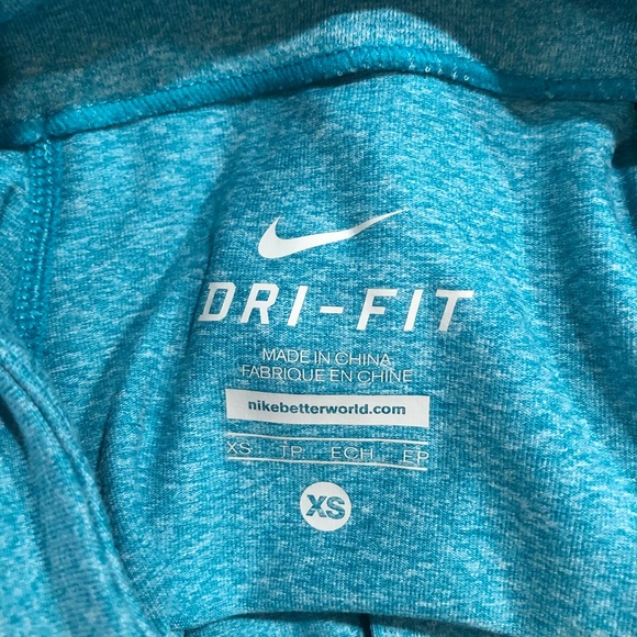 Nike | Therma Baseline Half Zip Tennis Top - Picture 6 of 6